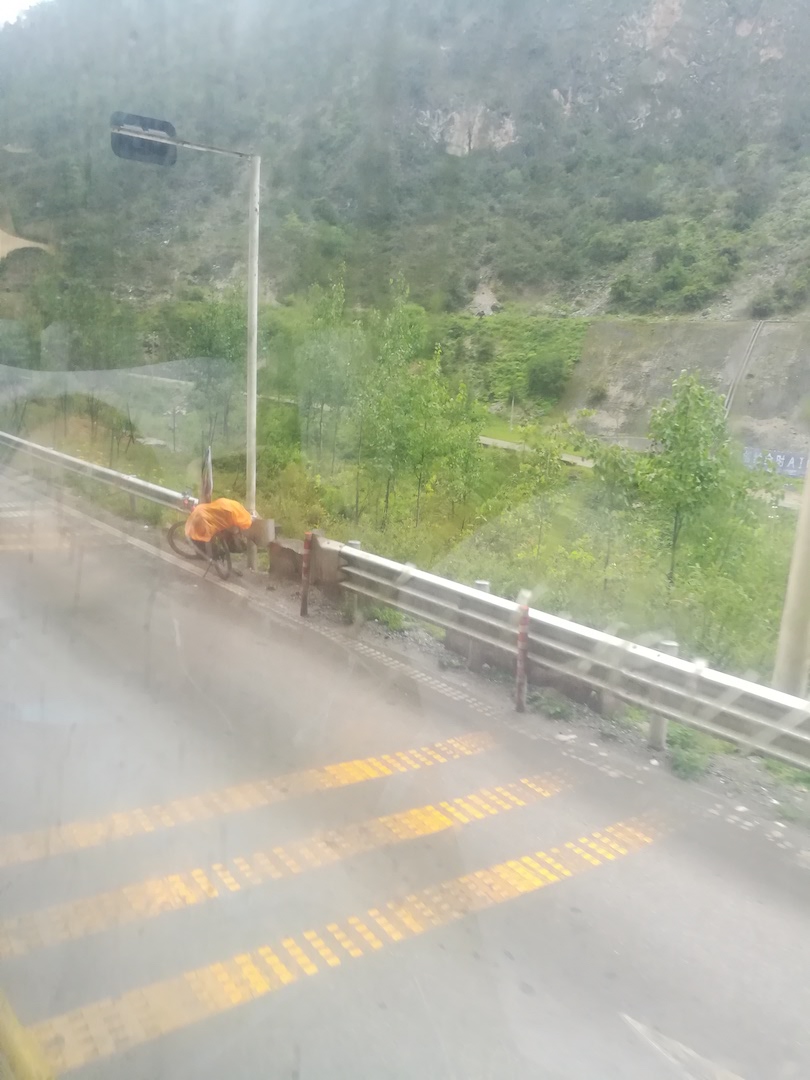 小哥的车